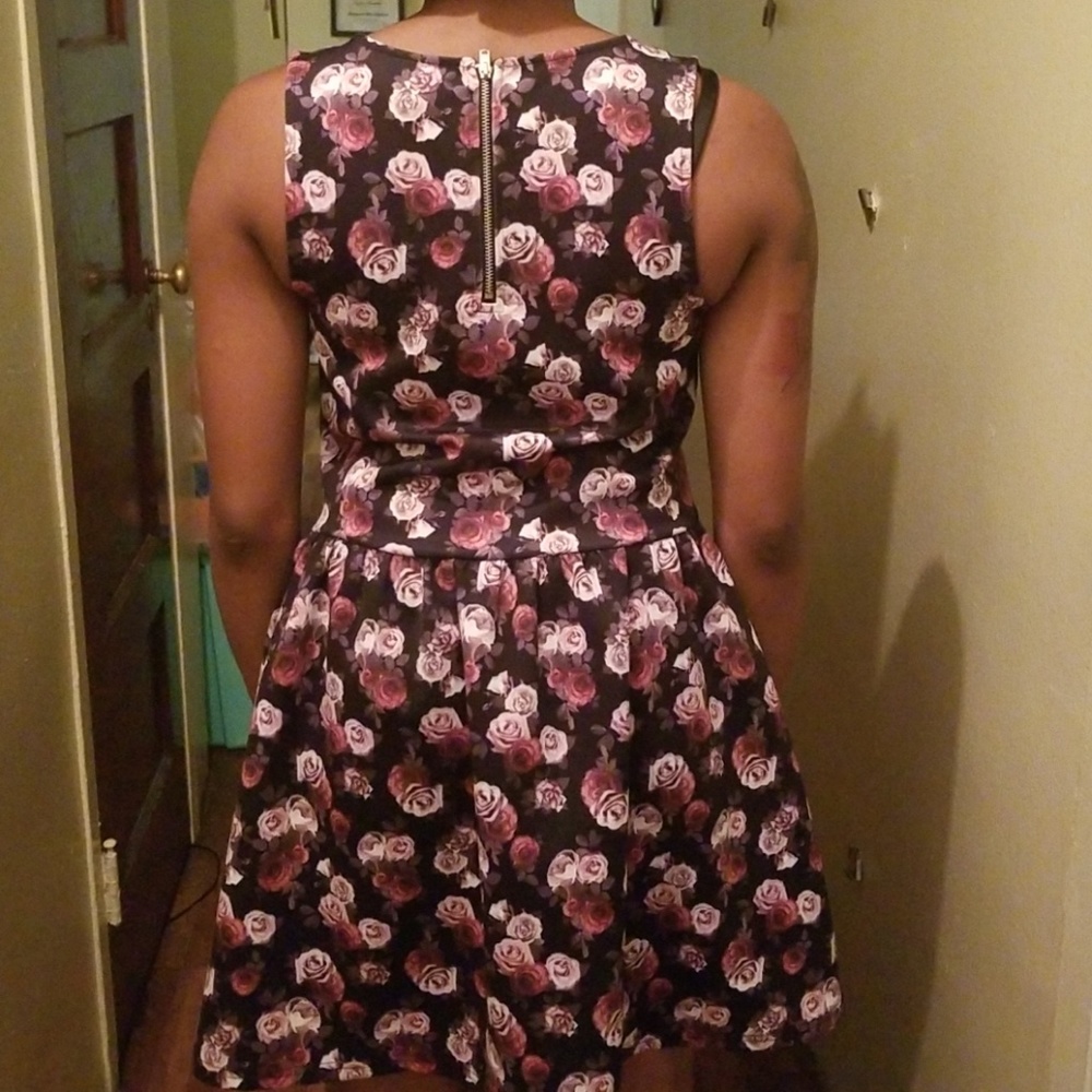 Nice flower summer dress - Picture 6 of 7